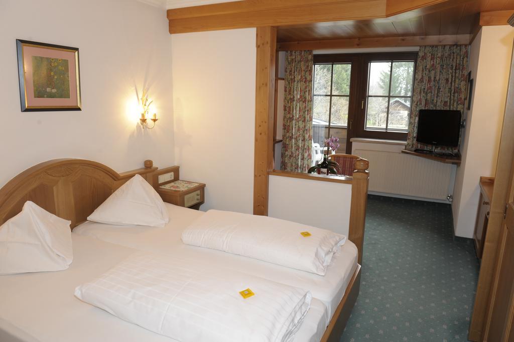 Hotel Stegmuehlhof Mauterndorf  Pokój zdjęcie
